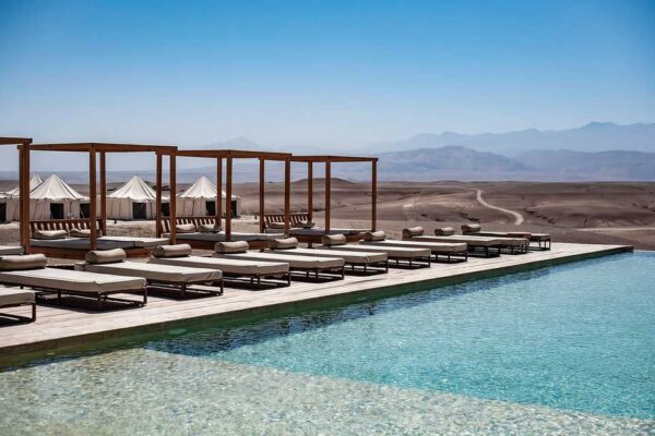 Marrakech: Agafay Desert Swimming Pool Pass & Lunch