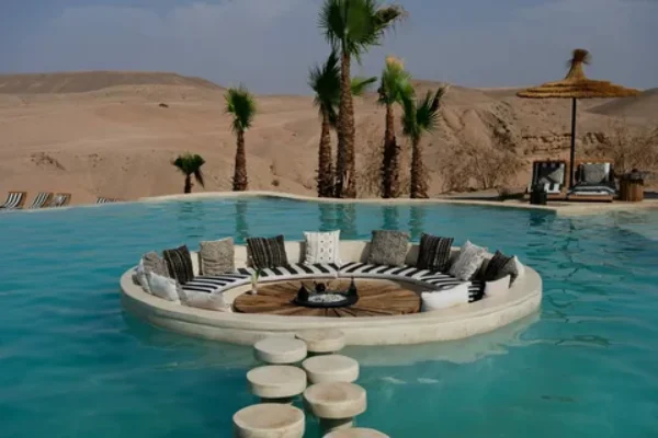 Marrakech: Agafay Desert Swimming Pool Pass & Lunch