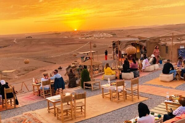 Marrakech: Sunset Dinner in Agafay Desert with show & Transport